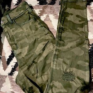 Camo skinny jeans. American Eagle. Size US 8